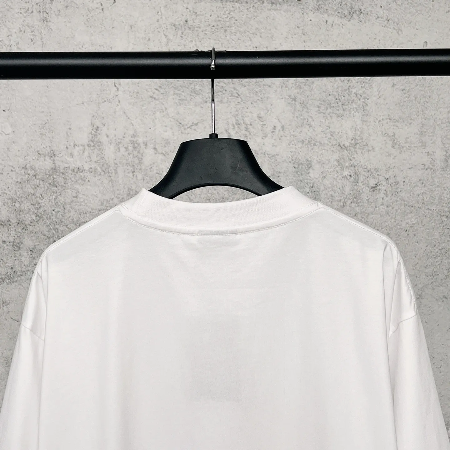 【 . Quality】BALENCI*GA/ .SS 26 New Arrival 。 T 。 . Authentic 。 ！ ZP 。 260 ， . ， ， 。 。 ， 。 OS . Same Style ：BL 263781 ：Black White Pink Gray Size：XS S M L